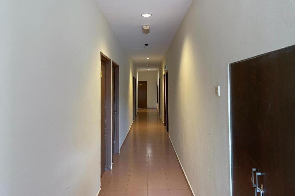 Spot On 89907 Motel Impian Seri Manjung Buitenkant foto
